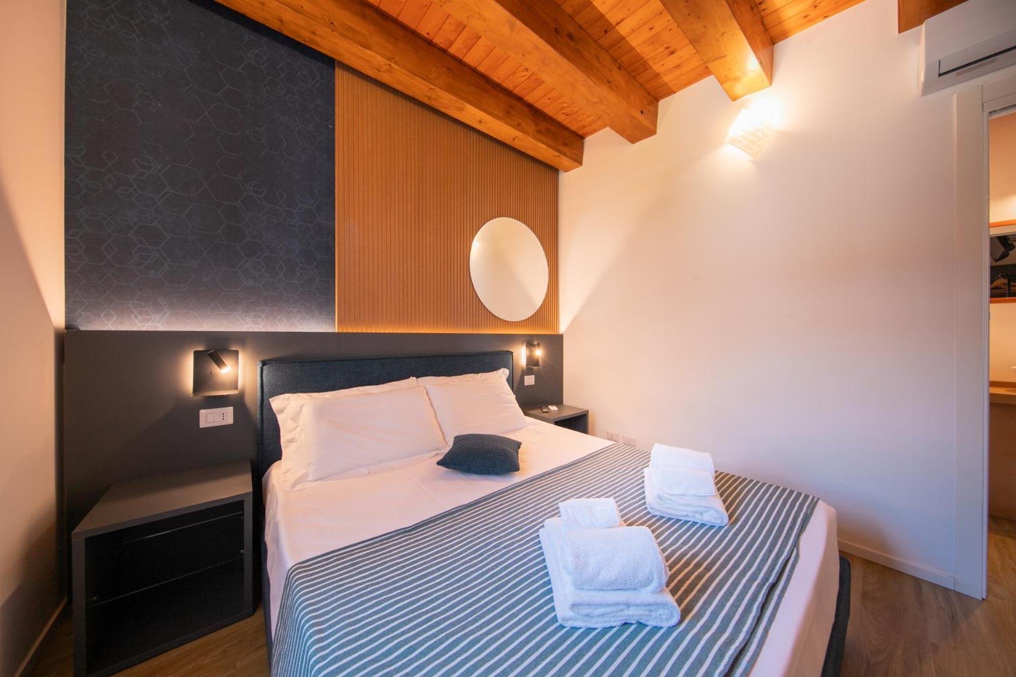 Taliammari Hotel Чефалу Стая снимка